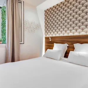 *** Hotel Carladez Cambronne Francja