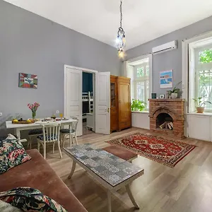  Hostel Indie Mindie Gruzja